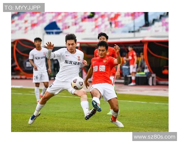 足球明星腿抽筋却依然舞动全场展现非凡魅力与坚持精神 足球明星腿抽筋却依然舞动全场展现非凡魅力与坚持精神