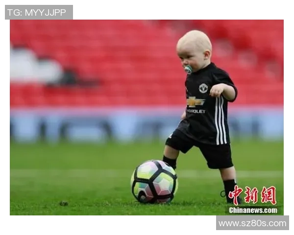 足球明星的孩子依赖奶嘴的可爱瞬间引发网友热议与关注 足球明星的孩子依赖奶嘴的可爱瞬间引发网友热议与关注